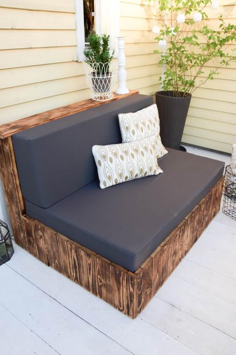 Flambierte DIY Sitzmöbel aus Paletten! Der einfache und günstige Weg zur eigenen Lounge im Garten