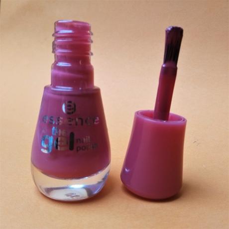 essence the gel nail polish 77 dreaming of love? + inecto Naturals Coconut Shampoo :)