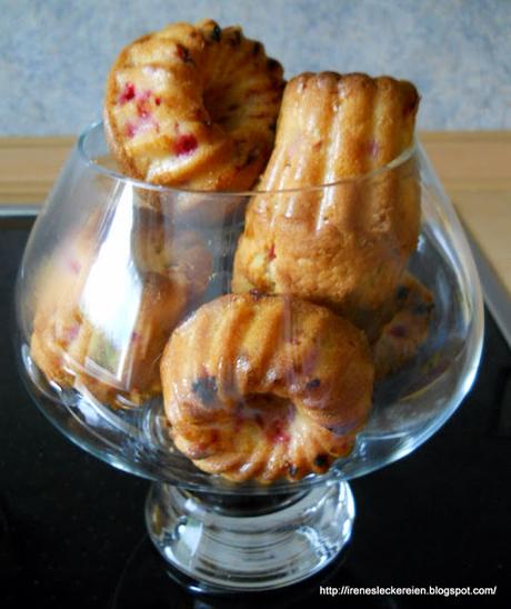 Johannisbeer-Kokosmilch-Muffins