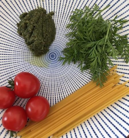 Pesto vom Möhrenkraut- vegetarisch & vegan