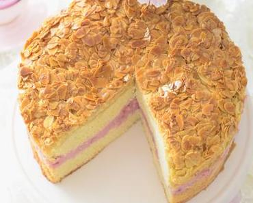 Sommerliche Himbeer Bienenstichtorte