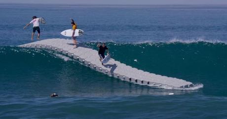 Eine Wellenbrücke für Surfer