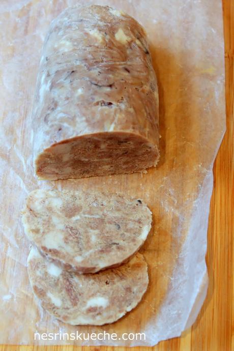 Beyinli Gerdan / Mezze mit gekochtes Hirn- und Kehlfleisch aus Lamm