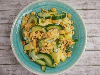 Mie-Nudelsalat mit Gurke und Ananas