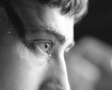 Rainbow Makeup mal anders - Schönheit muss nicht immer weiblich sein.