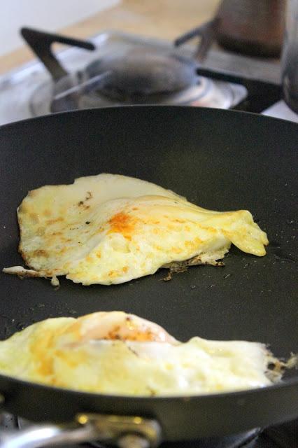 Breakfastmuffins mit Ei und Käse