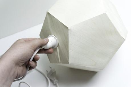 Geometrie & Holz: Eine DIY Lampe aus Furnierpapier (+Vorlage)