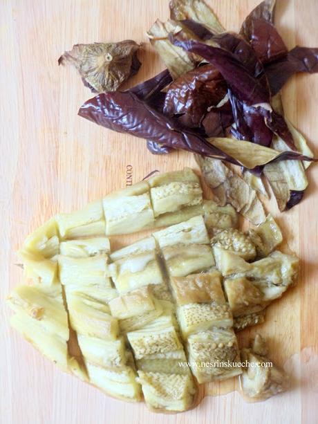 Köz Patlıcan Salatası / Salat mit Gegrillten Auberginen