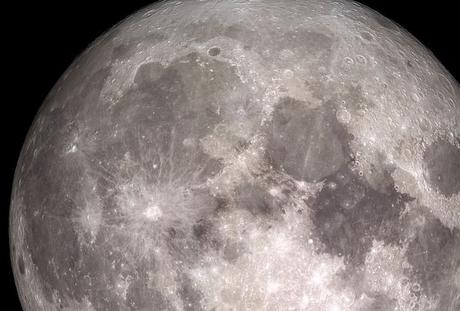 Hat der Mond ein eigenes Licht?
