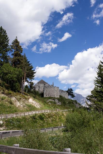 Ruine aus dem ersten Weltkrieg am Predil Pass (Passo di Predil)