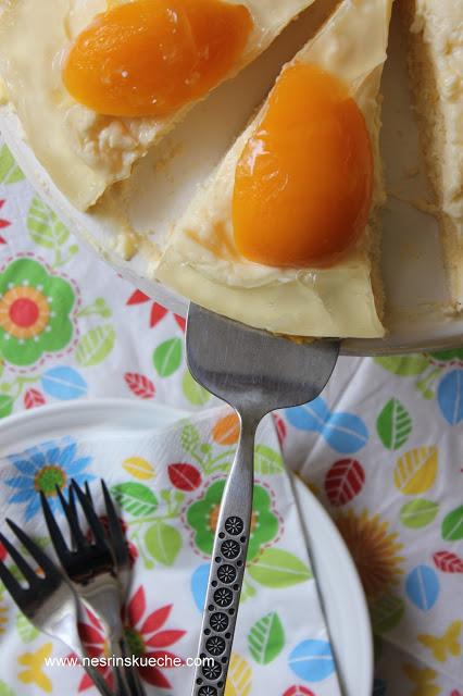 Omas Kuchen 1: Spiegeleierkuchen mit Pfirsich