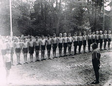 Alte Kinderfotos: Von Hitlerjugend bis Jugendweihe