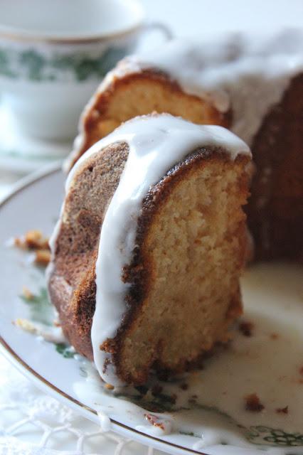 Gewürzkuchen mit Zitronenguß