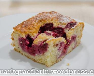 Für den kleinen Haushalt: Zitrone-Joghurt Kuchen mit Himbeeren und Rosmarin