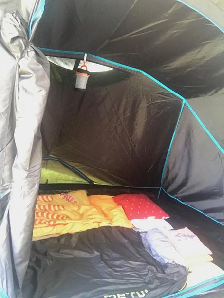 Mit dem aufblasbaren Campingzelt Quechua Air Seconds Family zum Test an der Ostsee