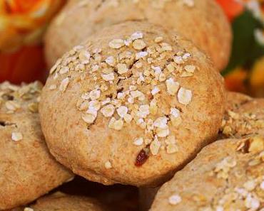 Vollkorn-Rosinen-Brötchen mit Haferflocken