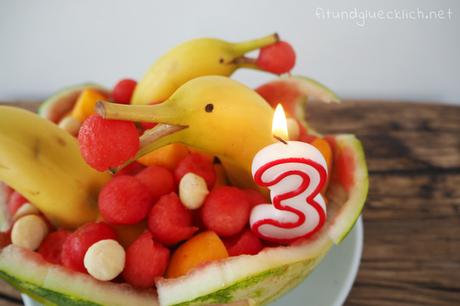 Wassermelonentorte mit Bananendelfinen zum dritten Geburtstag