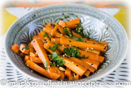 Wie kocht man eigentlich Kichererbsen? …. und ein Grundrezept für orientalischen Hummus mit Karotten-Sesam-Sticks