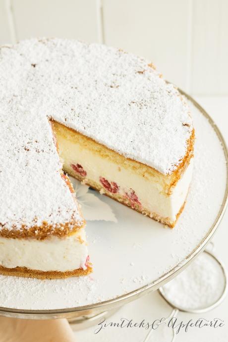 Käse-Sahne-Torte mit Himbeeren