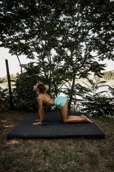 5 Yoga Übungen für weniger Rückenschmerzen