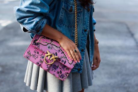 pinko pink flower bag skater skirt vintage denim jacket women outfit berlin modeblog fashionblog deutschland samieze