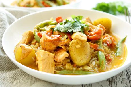 Lachsfilet in Kokos-Curry mit grünen Bohnen & Kartoffeln