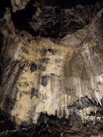 Rätselhafte Höhlen und stürmische Gipfel – Spätsommerliche Entdeckungen in den Derbyshire Dales