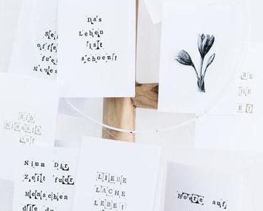 Poesie zum Aufhängen: Papier-Mobile