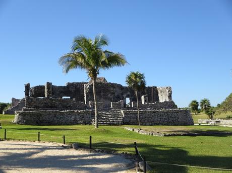 07_Tempel-des-herabsteigenden-Gottes-Maya-Ruine-Tulum-Cancun-Yucatan-Mexiko-Karibik