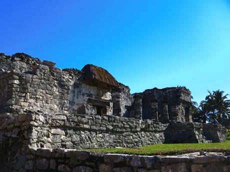09_Tempel-des-herabsteigenden-Gottes-Maya-Ruine-Tulum-Cancun-Yucatan-Mexiko-Karibik