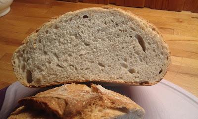 Landbrot mit Dinkel und Weizen