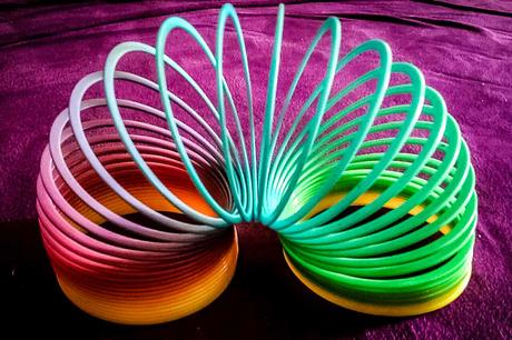 Kuriose Feiertage - 30. August - Tag des Slinky – der amerikanische Slinky Day (c) Sabrina für www.kuriose-feiertage.de