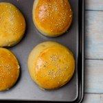 Die perfekten Burger Buns – Brötchen mit Sauerteig