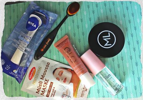 Glossybox August 2017 - We are Glossybox Edition