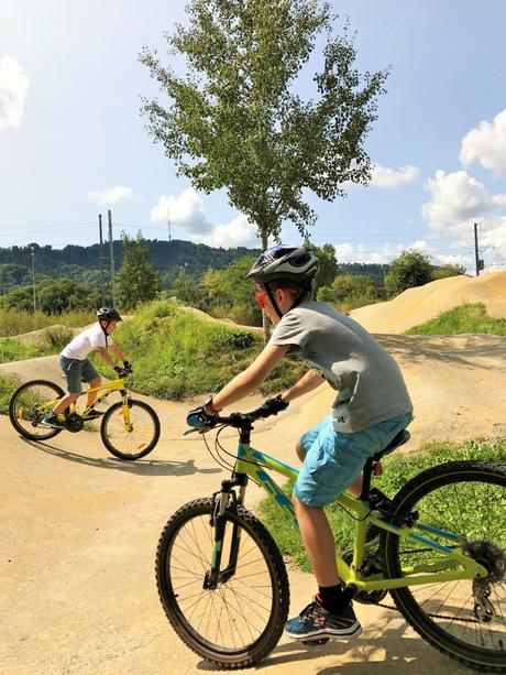 Bikepark Zürich: Cooles Tummelfeld für grosse und kleine Biker