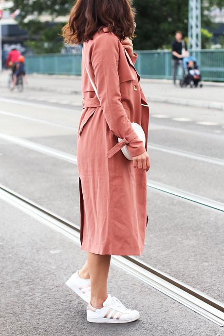 the trench vila pink duster coat autumn cold berlin streetstyle blog outfit inspiration how to style blush colors trend 