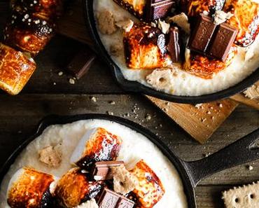 S'mores Couscous mit gerösteten Marshmallows, Schokolade & Keks