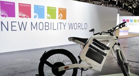 Konferenz mit den führenden Köpfen der Mobilitätswelt auf der New Mobility World