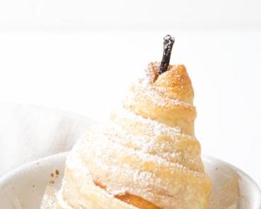 Birne im Schlafrock mit Schokoladen-Nuss-Füllung- baked pear in puff pastry filled with chocolate and nuts