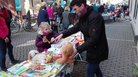 Kinderflohmarkt in den Straßen von Lüdinghausen