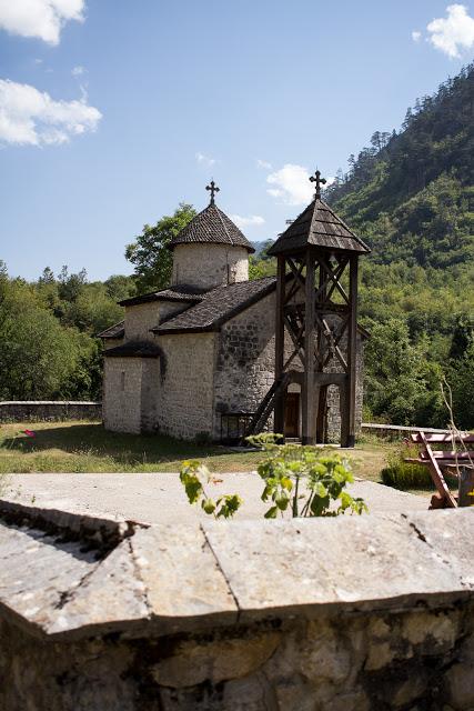 Monestry Dubrilovina in der Tara Schlucht in Montenegro