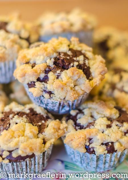 Birne-Helene-Muffins mit Butterstreuseln und Zimt