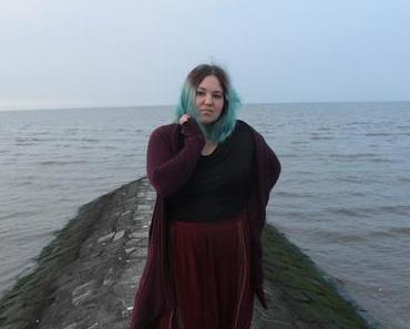 Outfit: Das Herbstmädchen und das Meer - ein Blick hinter die Kulissen eines Outfitshootings