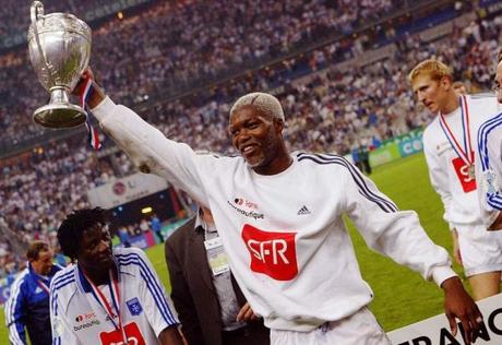 Fußballer Djibril Cissé kauft Lord-Titel