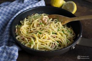 Spaghetti mit Thunfisch und Kapern