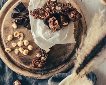 A balanced diet is a cookie in each hand – Cookies und Kekse für hyggelige Herbstnachmittage #1: Schoko-Haselnuss Biscotti