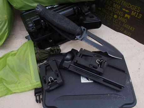 Extrema Ratio Ultramarine N.E.D.U. - Messer, Scheiden und Gürtelclips