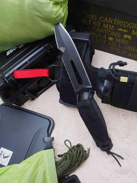 Extrema Ratio Ultramarine N.E.D.U. - Messer und Unterschenkelscheide