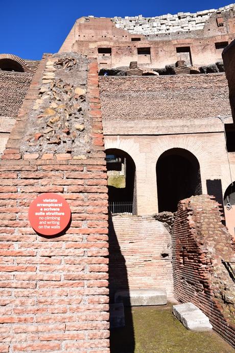 03_Klettern-und-schmieren-verboten-Kolosseum-Colosseo-Citytrip-Rom-Italien