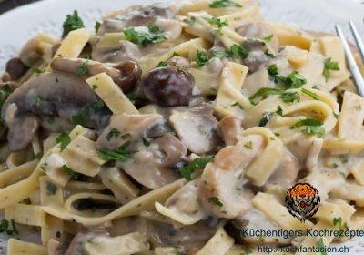 Tagliatelle mit Champignons an Rahmsauce